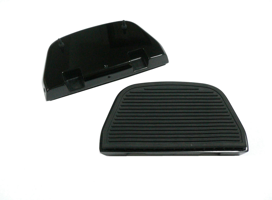 Black Rear Ribbed Passenger Footboard Kit 1986 / UP FLT 2000 / 2017 FLST 2000 / 2017 FXST 2006 / 2017 FXD models equipped with footboard supports