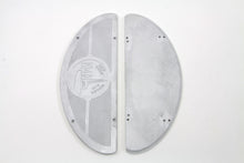 Load image into Gallery viewer, World&#39;s Fair 1940 Alloy Footboard Inserts 1940 / 1965 FL 1940 / 1952 W 1940 / 1965 G