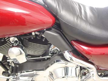 Mid Frame Cover Air Deflector Kit Black 2001 / 2007 FLT without an adjustable rider backrest